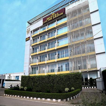 Hotel Citi Inn Grande Zirakpur Экстерьер фото
