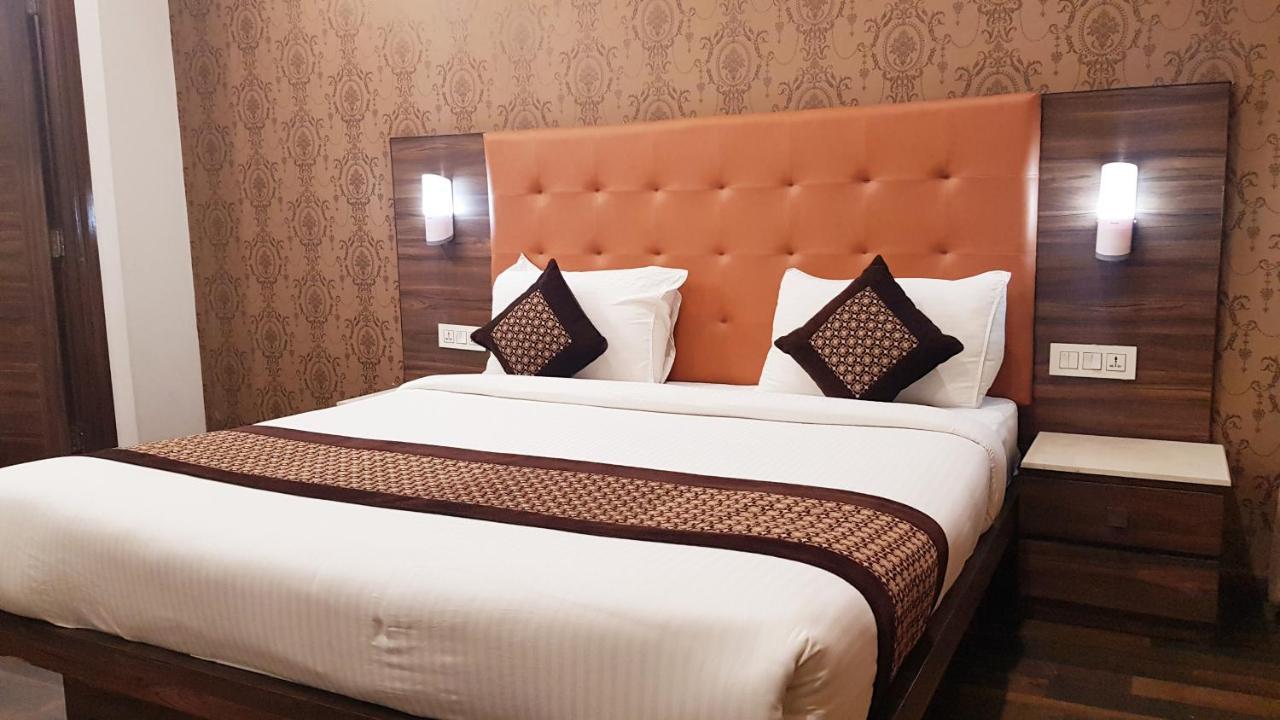 Hotel Citi Inn Grande Zirakpur Экстерьер фото