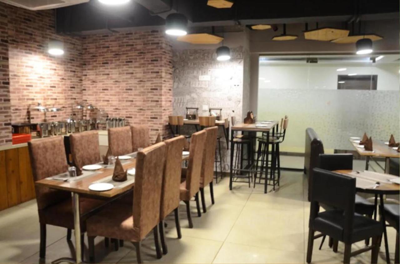 Hotel Citi Inn Grande Zirakpur Экстерьер фото