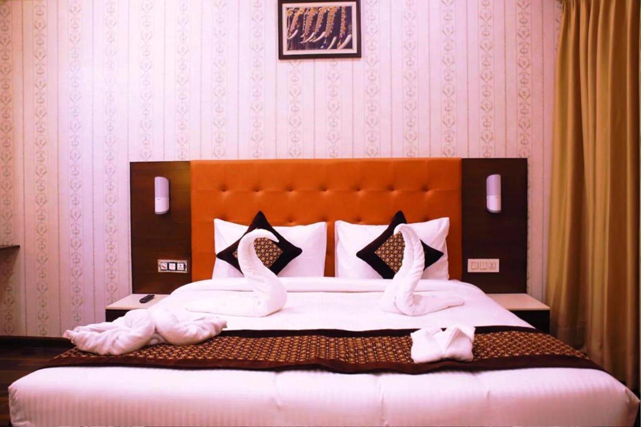 Hotel Citi Inn Grande Zirakpur Экстерьер фото